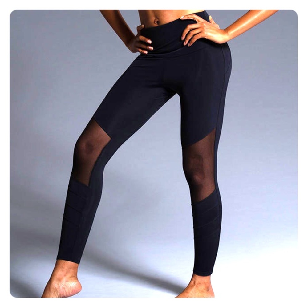 Onzie 2035 moto 7/8 Capri with mesh inset